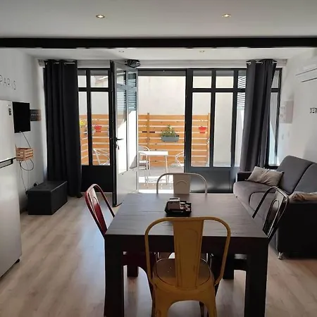 La Bastide De Gabin / Conciergeriedamecarcas Apartman